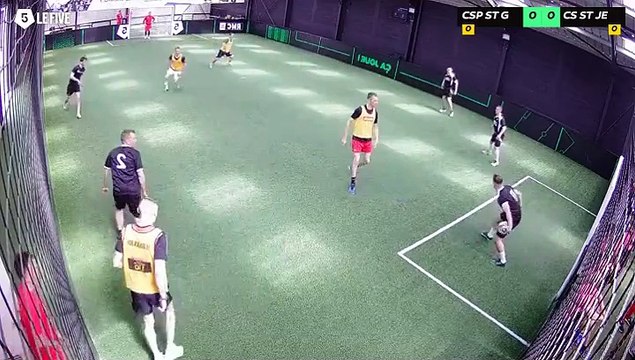 CSP ST GILLES 1 - CSP ST JEAN DE MONTS 04/04 à 14:11 - Football Terrain 2 (LeFive Challans)
