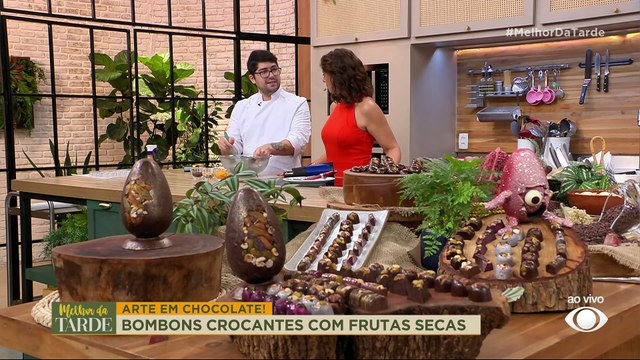 Faça BOMBOM CROCANTE DE CHOCOLATE COM FRUTAS SECAS na PÁSCOA! | Melhor da Tarde