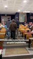 Pris à partie, ce prof de fac obligé de quitter son cours