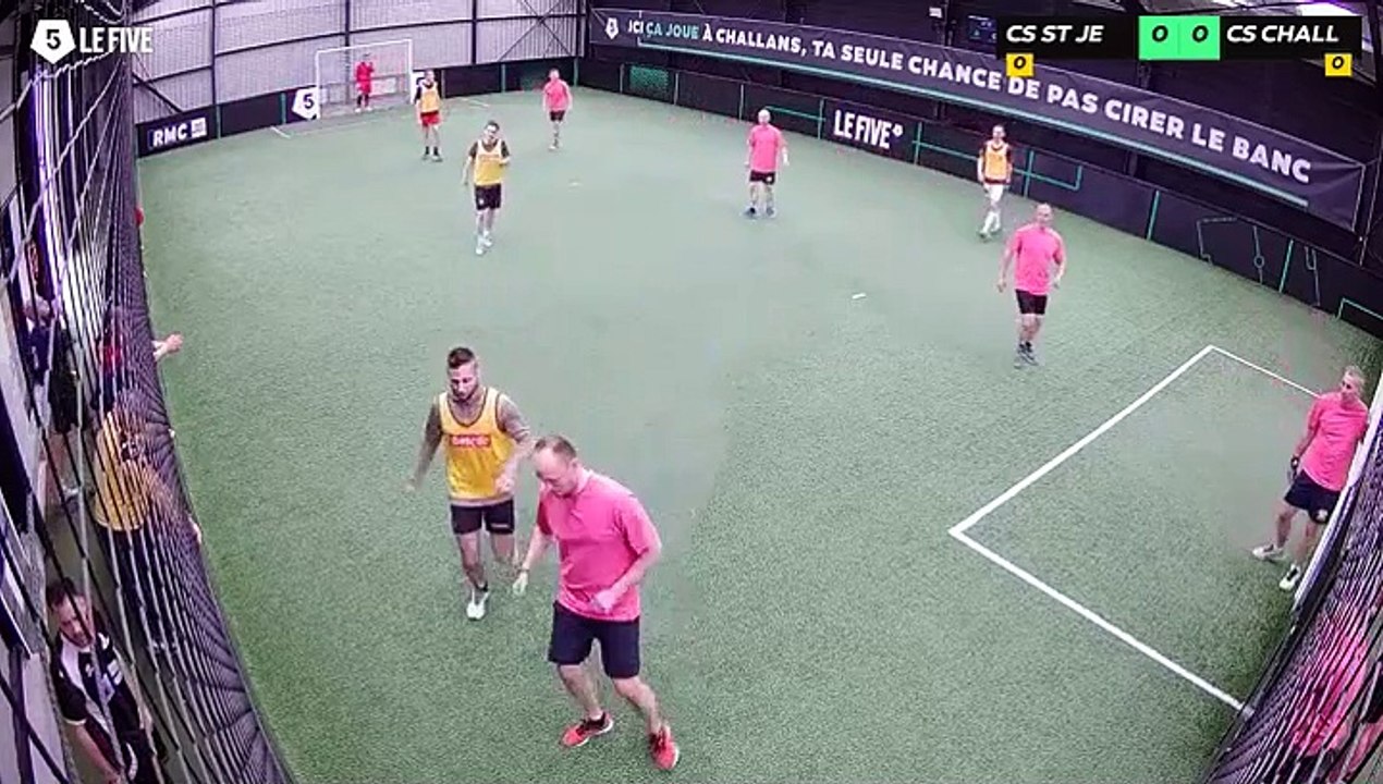 CSP ST JEAN DE MONTS - CSP CHALLANS 2 04/04 à 15:37 - Football Terrain 1 (LeFive Challans)