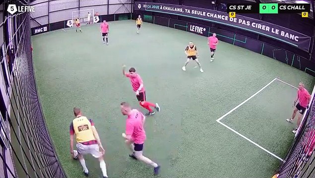 CSP ST JEAN DE MONTS - CSP CHALLANS 1 04/04 à 15:12 - Football Terrain 1 (LeFive Challans)