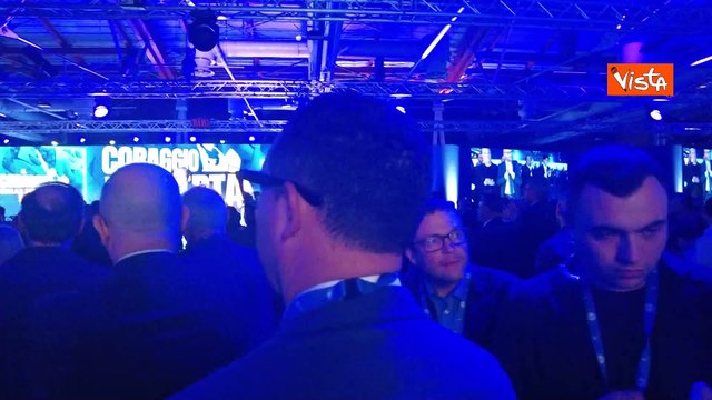 Molinari: Salvini torni al Viminale, la standing ovation al Congresso della Lega