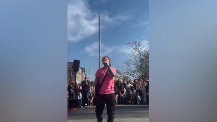 Ed Sheeran takes over King’s Cross for surprise performance