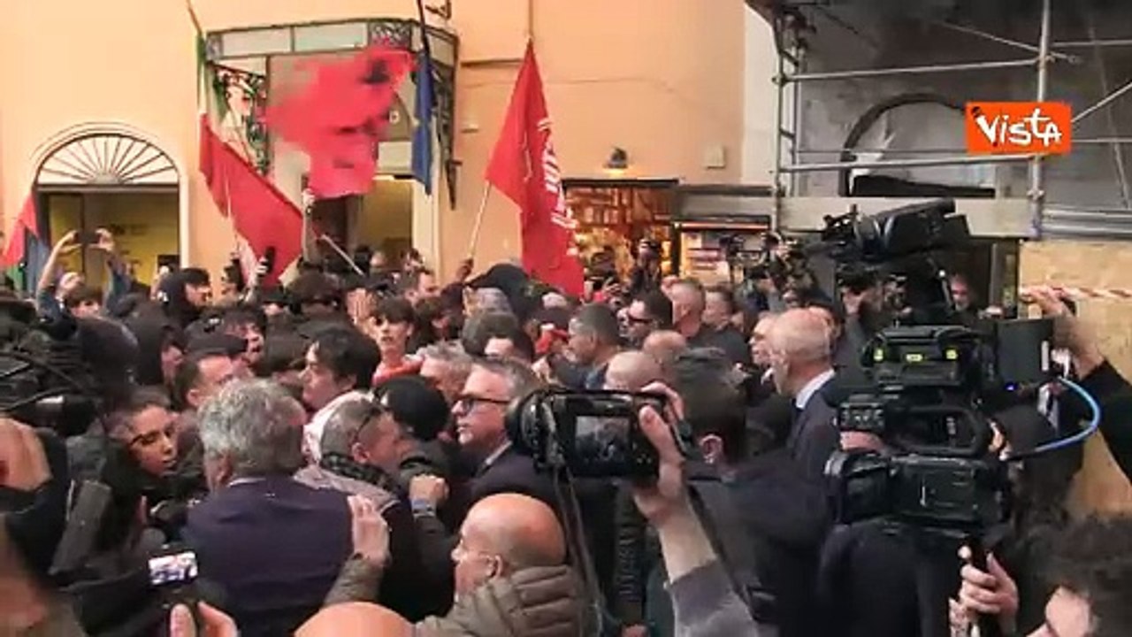 Manifestazione contro il Ddl Sicurezza a Roma, scontri con la polizia in piazza del Pantheon