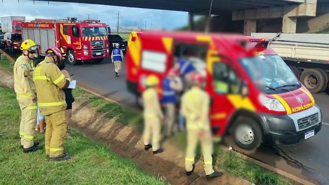 Grave acidente de trânsito deixa duas vítimas na BR-277, em Cascavel