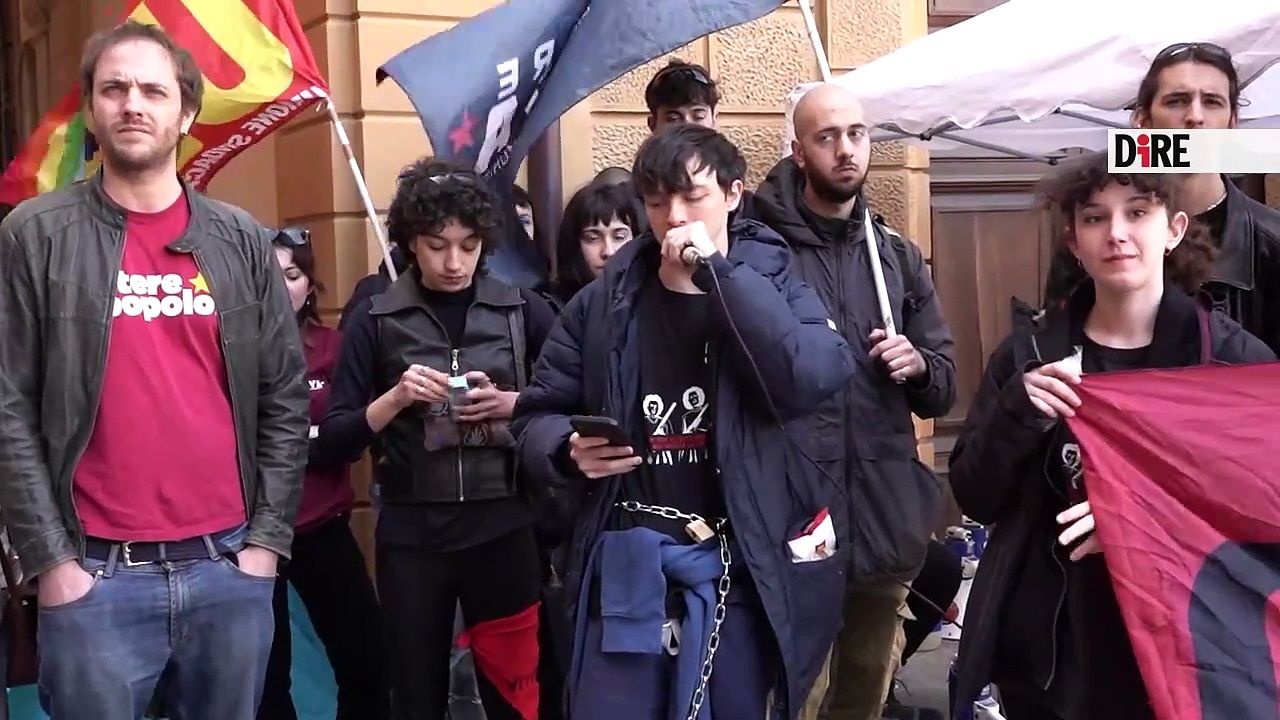 Video Bologna - SCUOLA. IN CATENE CONTRO \