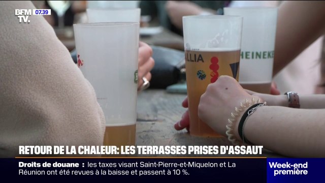 Paris: les terrasses prises d’assaut avec le retour du soleil et de la chaleur