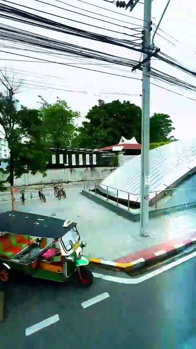 "Starting strong with a Bangkok city tour! Temples, traffic & all the thrills. 🚦🏯"