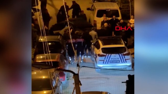 Kağıthane'de komşu iki ailenin park yeri kavgası kamerada