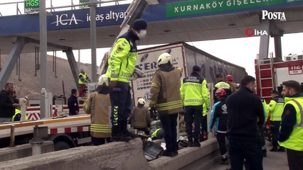 Pendik'te feci kaza! Otomobil TIR'ın altında kaldı: 4 kişi hayatını kaybetti