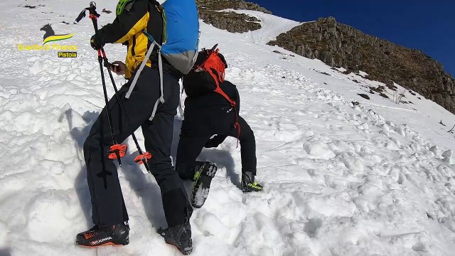 GDF PISTOIA: SOCCORSO ALPINO DELLA GUARDIA DI FINANZA E SERVIZIO METEOMONT CARABINIERI FORESTALI. ESERCITAZIONE CONGIUNTA DI RILIEVO STRATIGRAFICO DEL MANTO NEVOSO, PER LA PREVENZIONE DEI RISCHI DA VALANGA SULL’ABETONE (05.04.25)
