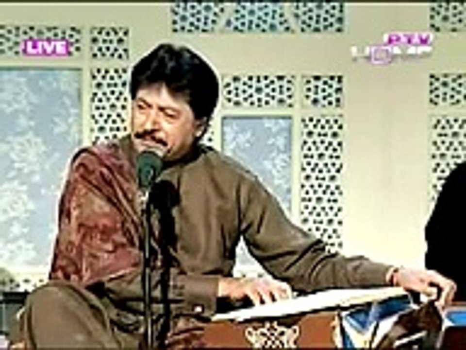 Kal_o_kon_si_tere_nal_Attaullah_Khan_Essa_Khelvi_in_PTV_Home(144p)