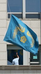 윤석열 전 대통령 흔적 지워지고 대통령실 상징 봉황기 내려져 🏛️