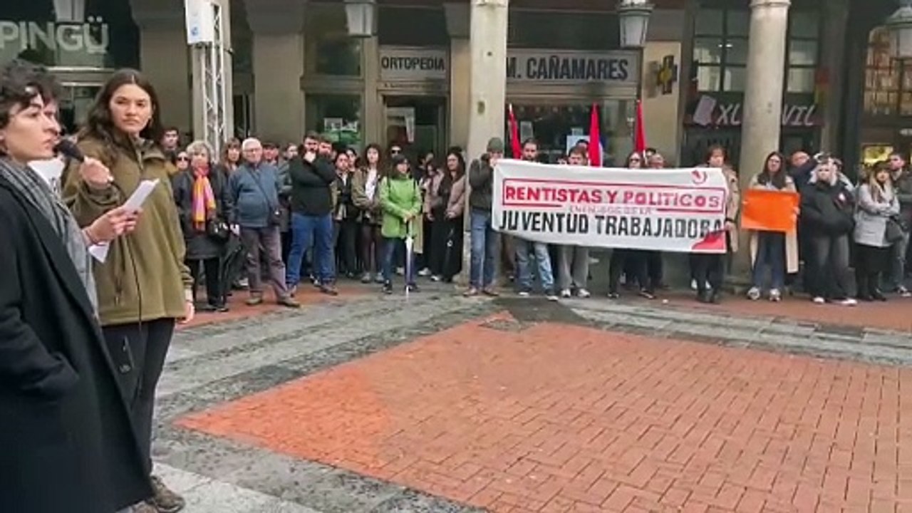Manifestación en Valladolid en contra del "negocio" de la vivienda