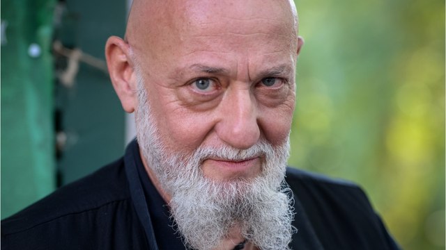 GALA VIDEO - Charlélie Couture atteint d’un cancer de la vessie et contraint de subir de lourdes opérations : “On m’a déjà retiré un rein”