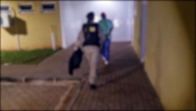 Pistoleiros são detidos na Rua Pedro Baú com arma e munições