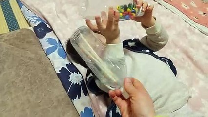 壊れた百玉そろばんがペットボトルマラカスになって生まれ変わったよ！お気に入りのオモチャが増えて嬉しい4歳児男の子（発達障がい（知的障害）-自閉性スペクトラム症）