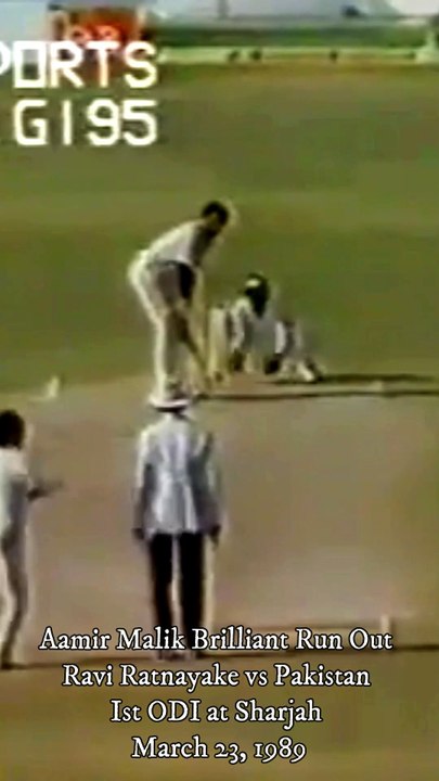 Aamir Malik Brilliant Run Out Ravi Ratnayake vs Pakistan Ist ODI at Sharjah March 23, 1989-1