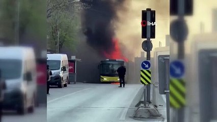Tam ‘Bugün yanmayacak mı?’ derken haber Ümraniye’den geldi: Bir İETT otobüsü daha yandı, yolcular canını zor kurtardı!