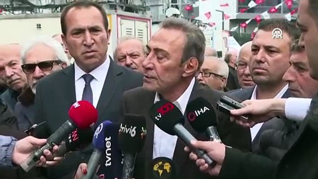 Kurultay'da '5 dakika' tartışması... Berhan Şimşek'ten Özgür Özel'e 'kısa pantolon' göndermesi