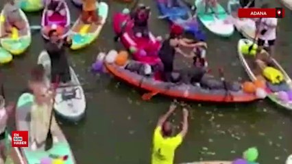 Adana'da Portakal Çiçeği Karnavalı'nın su kortejinde sürpriz evlilik teklifi