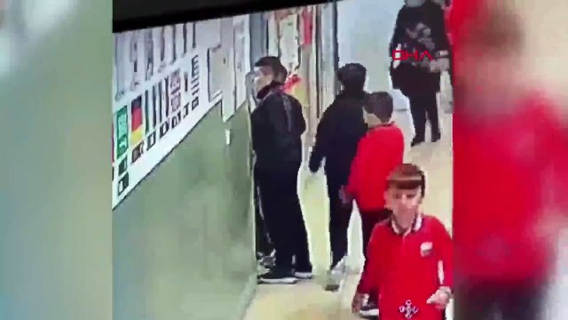 Boğazına kalem parçası kaçan öğrenciyi öğretmenleri heimlich manevrası ile kurtardı