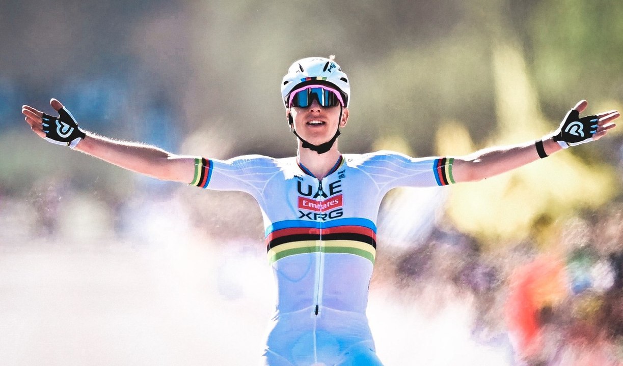 Cycling - Ronde van Vlaanderen 2025 - Monumental Tadej Pogacar breaks Mathieu van der Poel and wins his 2nd Ronde in solo !