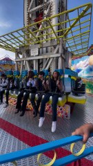 Les Miss France à la Foire du Trône dans un manège à sensations. © Laura Happening/Bestimage