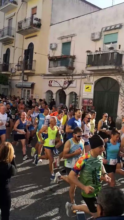 Bacoli (NA) - La partenza della gara podistica "Bacoli in Corsa" (06.04.25)