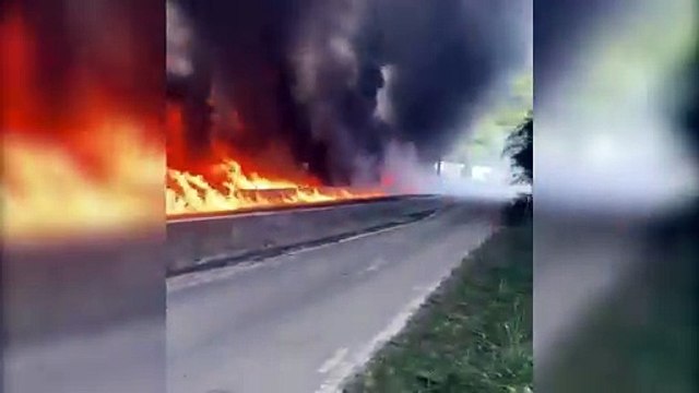 Impressionante! vídeos mostram caminhão e carros em chamas na BR-101 em Santa Catarina