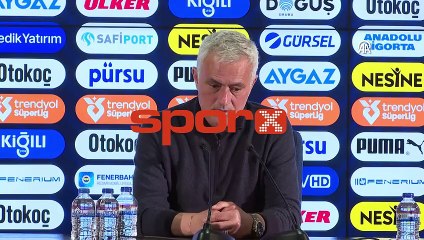 Mourinho: "F.Bahçe'nin en az 35 milyon teknik direktörü var"