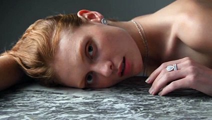 3 تفاصيل جعلتنا نقع في حب مجوهرات Flip Ring من النظرة الأولى