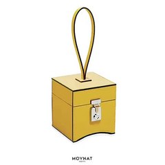 الأكسسوار الـMust Have لهذا الموسم: شنطة جديدة من Moynat أشبه بتحفة فنية حقيقية