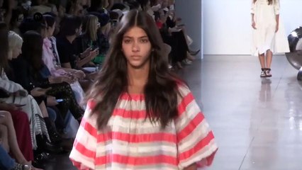 شاهدي عرض أزياء العلامة البحرينية Noon By Noor في نيويورك