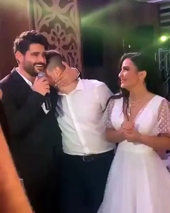 خطيبة شقيق ناصيف زيتون تبكي في حفل ما قبل زفافها تأثّراً بغنائه