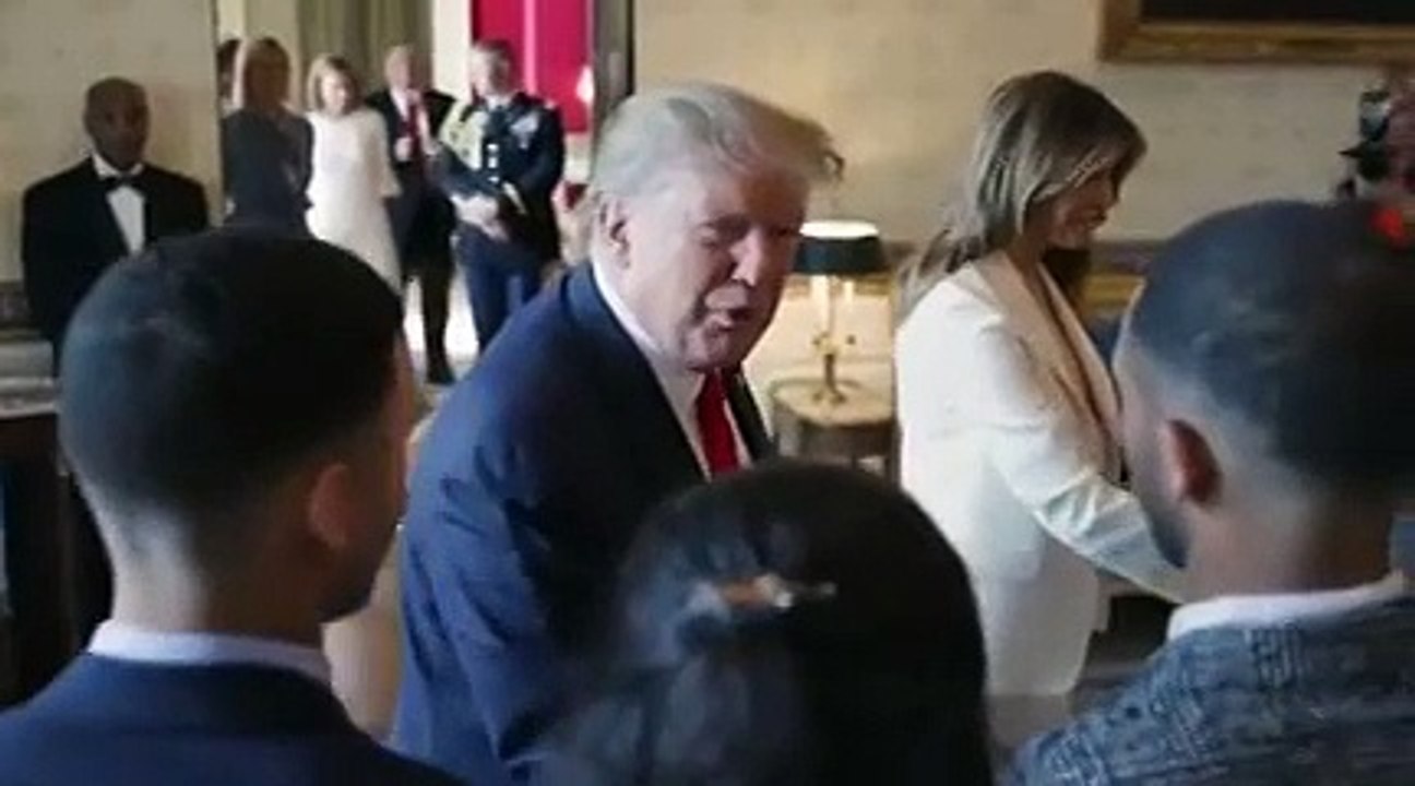 ميلانيا ترامب تُكرّر إطلالة ديور للمرة الثانية بسبب السروال