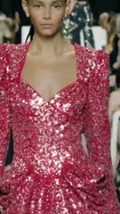 مايكل كورس يبتكر شعاراً جديداً لحقائبه الأكثر فخامة