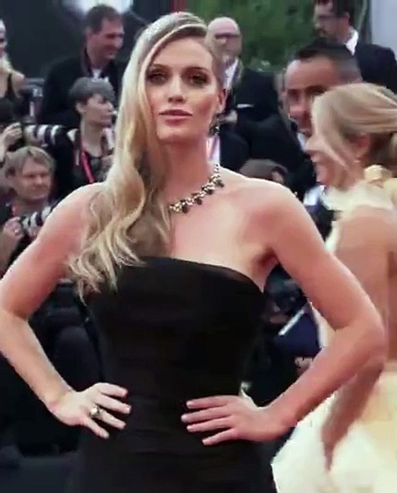 الحنين إلى التسعينيات يُسيطر على إطلالات حفل افتتاح مهرجان البندقية السينمائي 2019