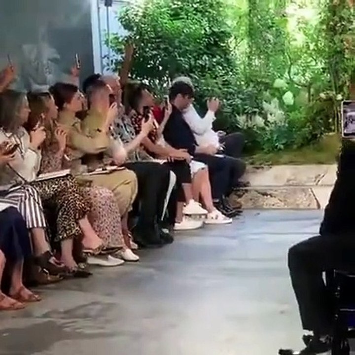 النجمات ينافسن مؤثرات الموضة في أسبوع الهوت كوت...