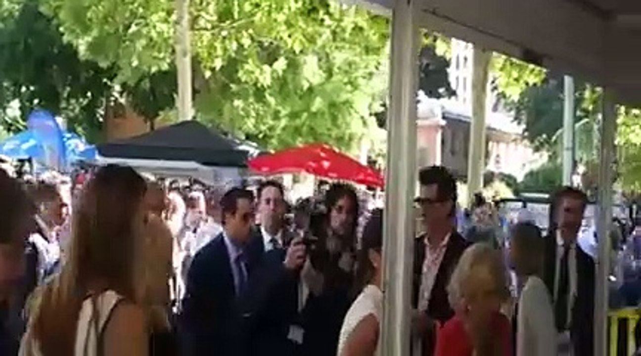 الأكسسوارات كلمة السر لفخامة إطلالات الملكة ليتيزيا البسيطة