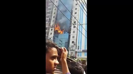 بملابس السباحة عارضات أزياء يتحدين الصقيع في جبال لبنان!