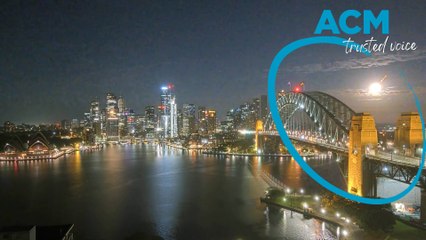 Meteor soars across Sydney skyline