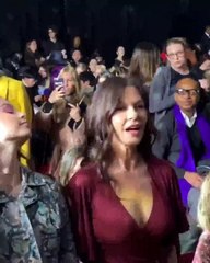 نجمات هوليود ملأن مقاعد عرضي مايكل كورس و Marc Jacobs