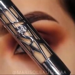 كيم كاردشيان تمنح متابعاتها فرصة الحصول على مكياج زفافها!