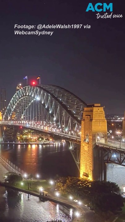 Meteor soars across Sydney skyline