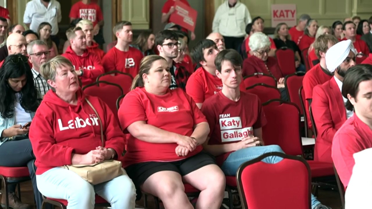 Federal Labor makes $100m Canberra convention centre funding for planning, new aquatic centre