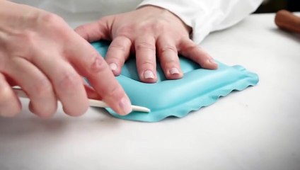 ماري كاترانتزو تقدم رؤيتها الخاصة حول الثعبان في حقائب سيربنتي ميتامورفسيس الحصرية