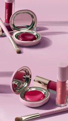 3 مستحضرات أساسية للحصول على بشرة أكثر توهجاً من خبير مكياج سيلينا غوميز