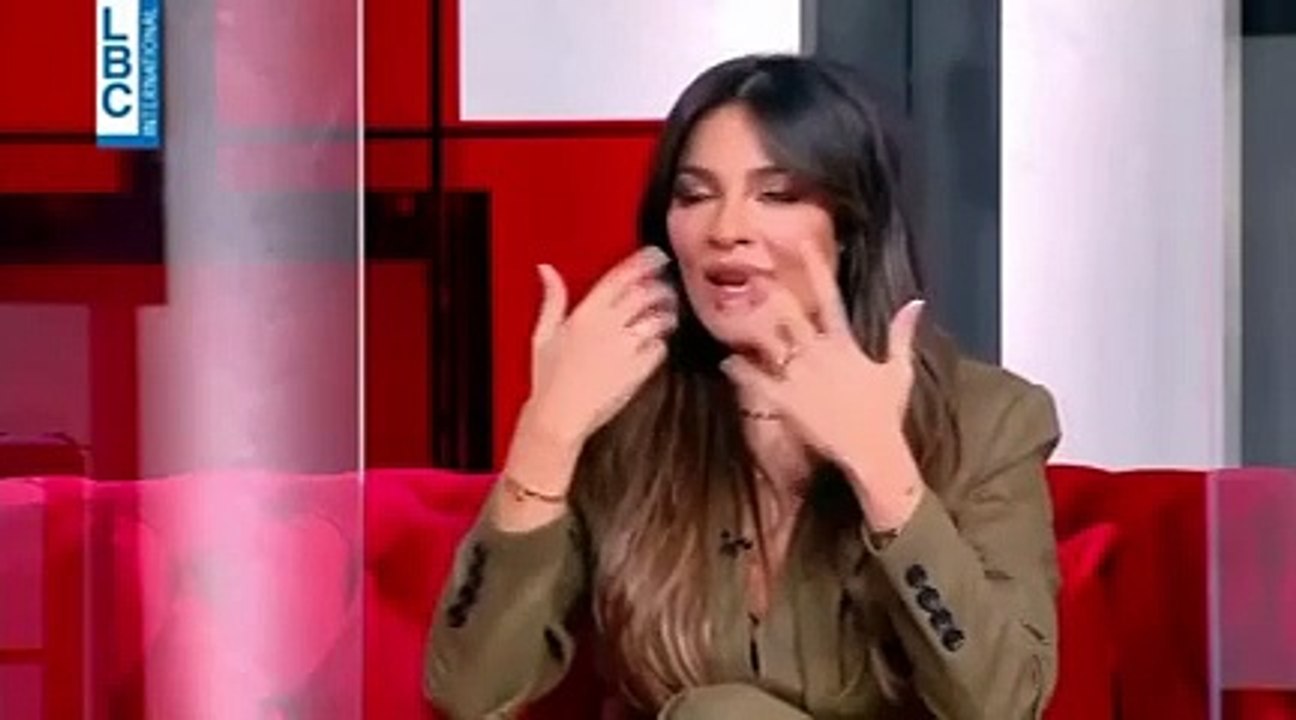 نادين نجيم تبكي على الهواء وتتذكّر اصابتها بانفجار بيروت