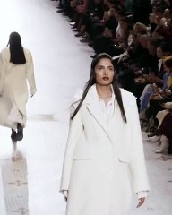 الليبستيك القوي مفتاح جمالك وتألقك في سهرة نهاية العام